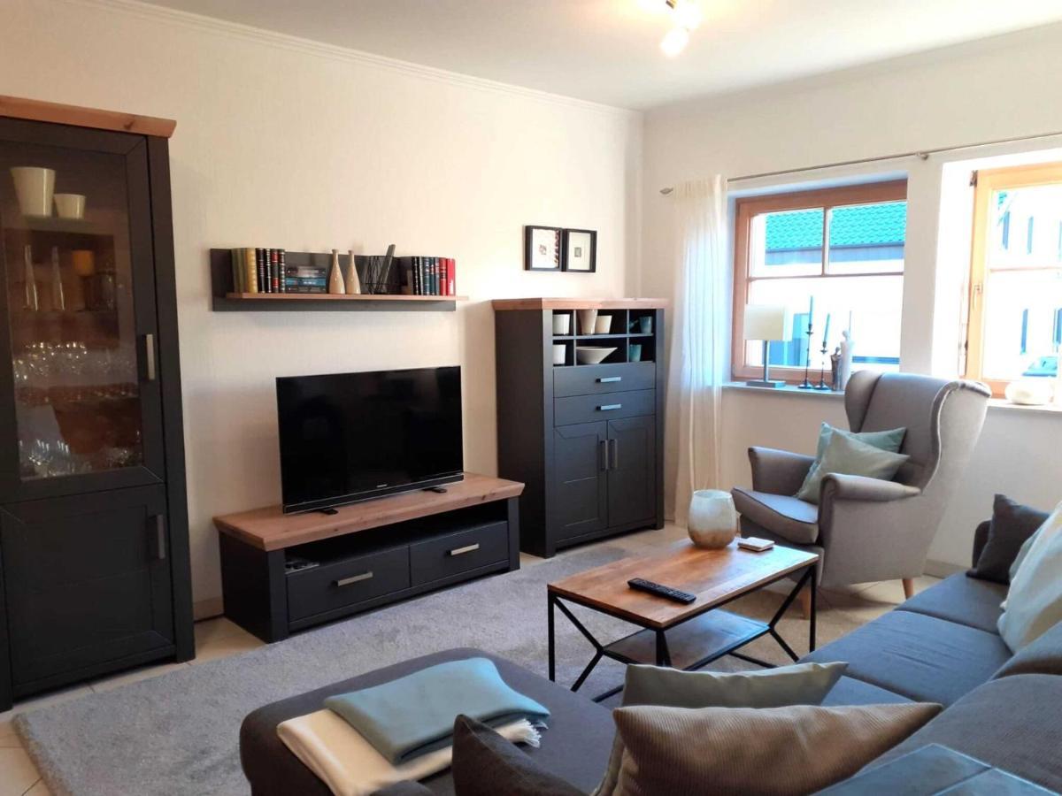 Holiday Flat With Idyllic Garden In 다운 외부 사진