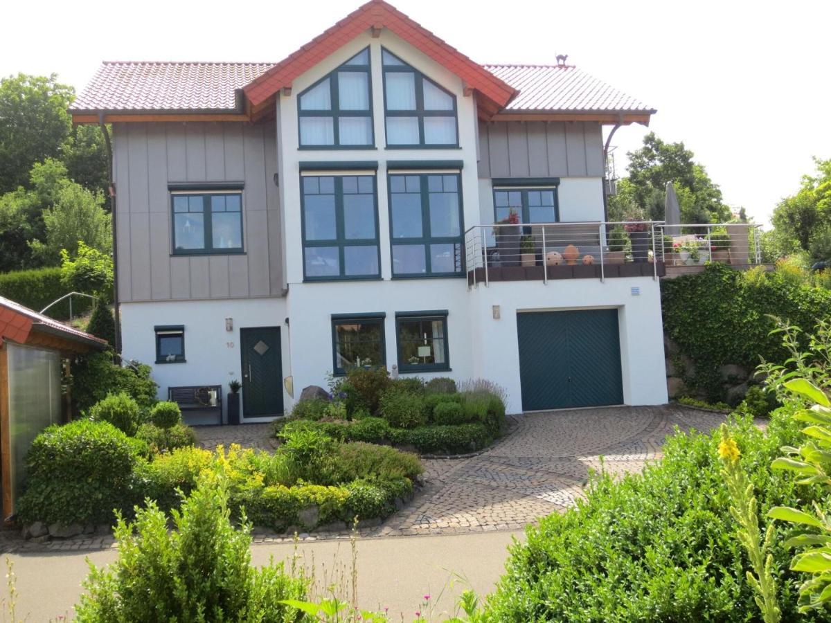 Holiday Flat With Idyllic Garden In 다운 외부 사진