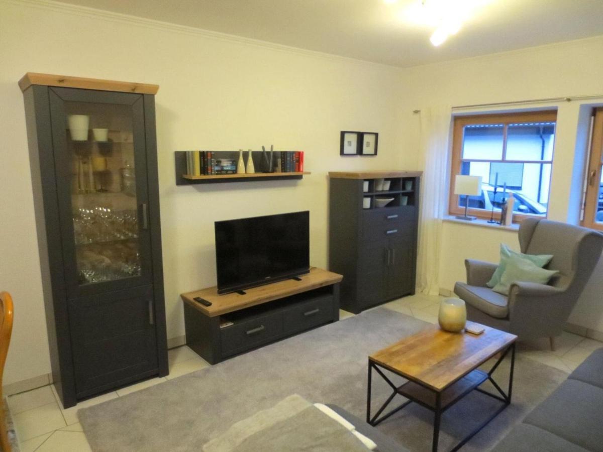 Holiday Flat With Idyllic Garden In 다운 외부 사진