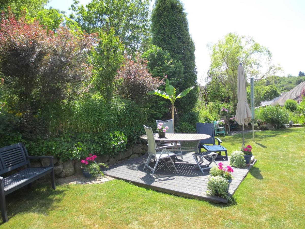 Holiday Flat With Idyllic Garden In 다운 외부 사진