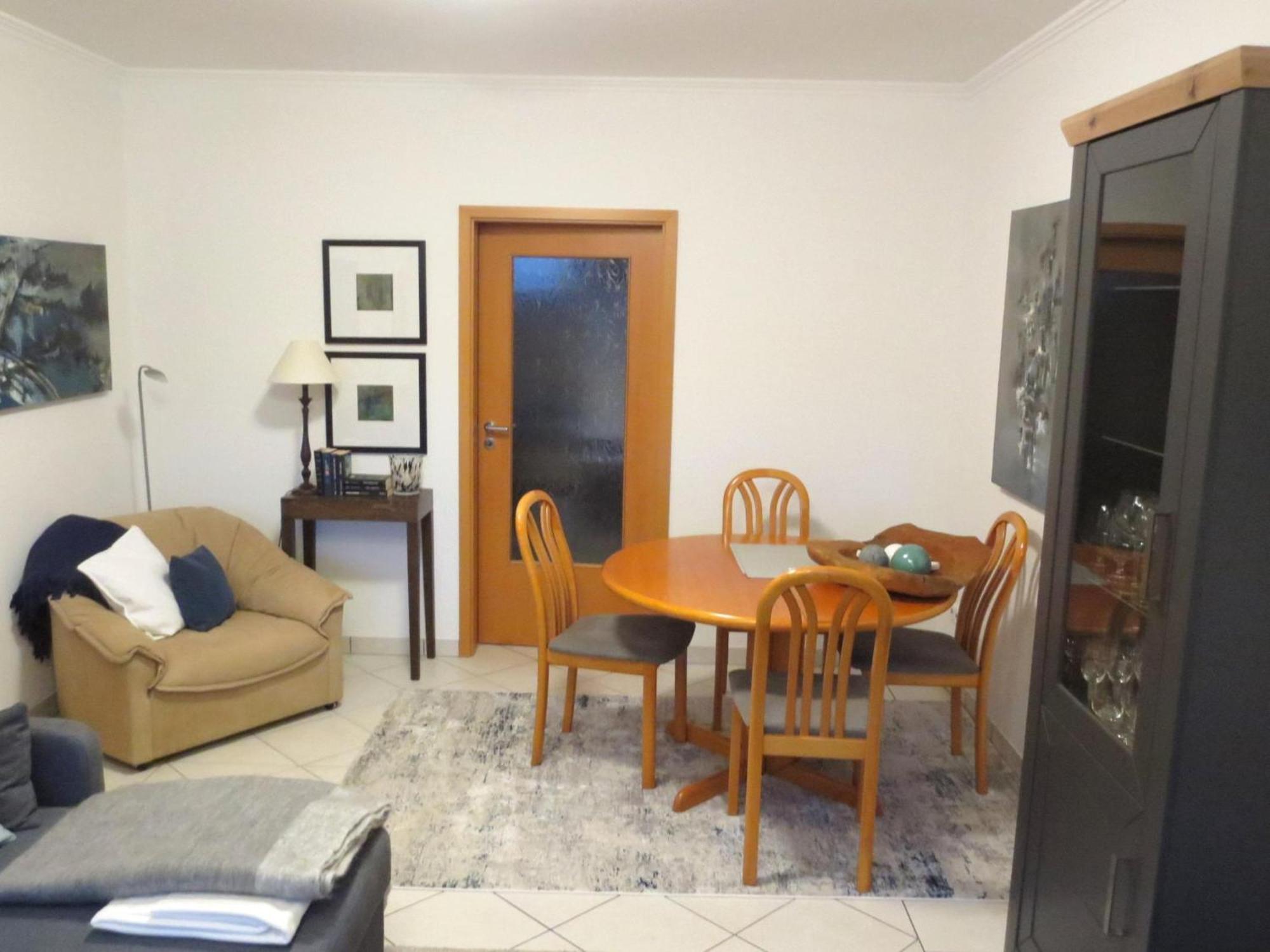 Holiday Flat With Idyllic Garden In 다운 외부 사진
