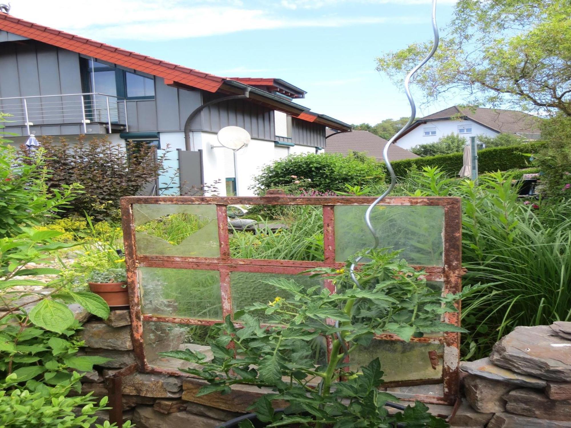 Holiday Flat With Idyllic Garden In 다운 외부 사진