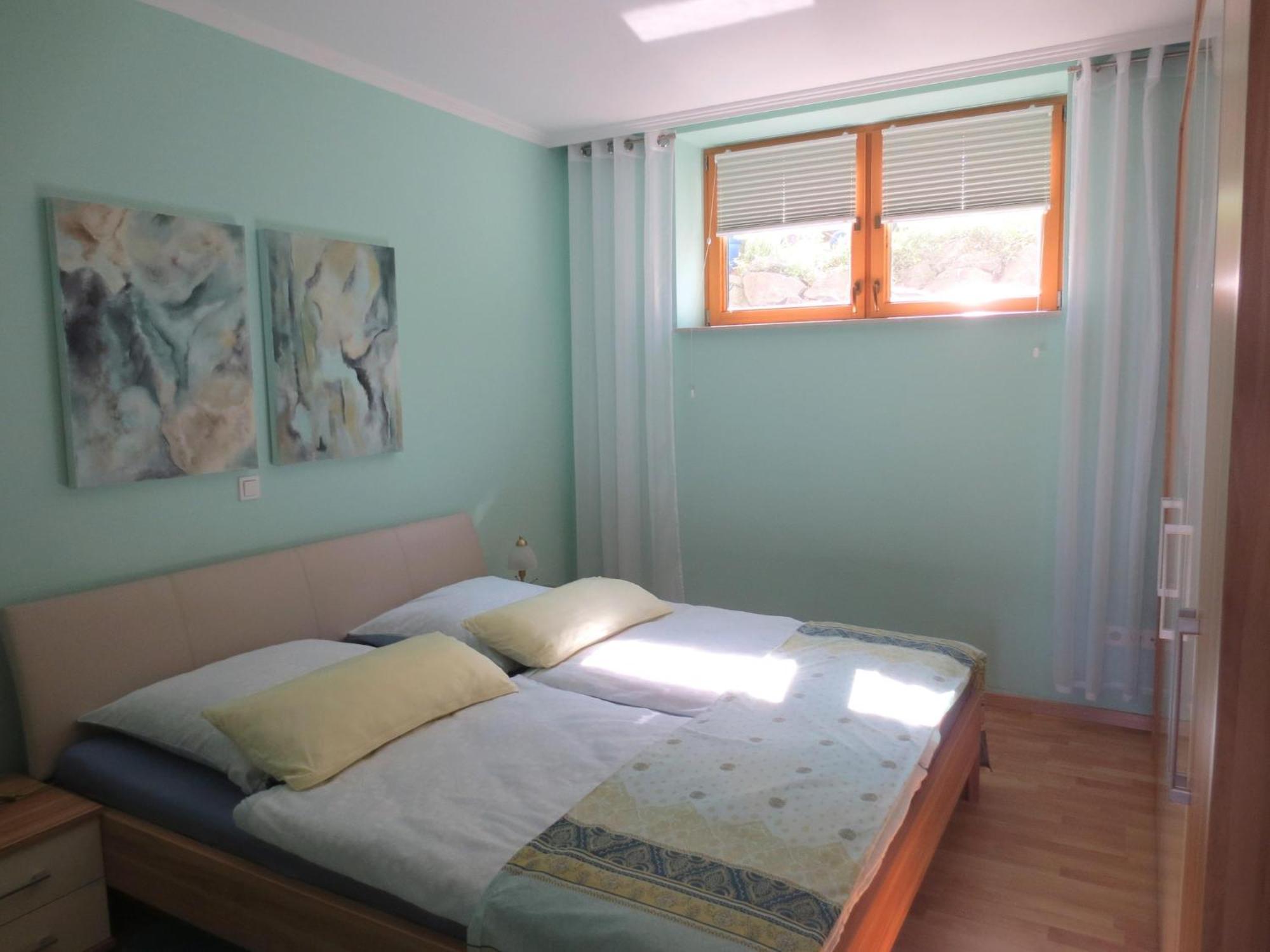 Holiday Flat With Idyllic Garden In 다운 외부 사진